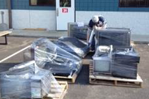 Electronics recycling on pallets